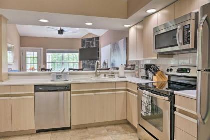 Panoramic Condo with Resort Amenities and Marina Views - image 7