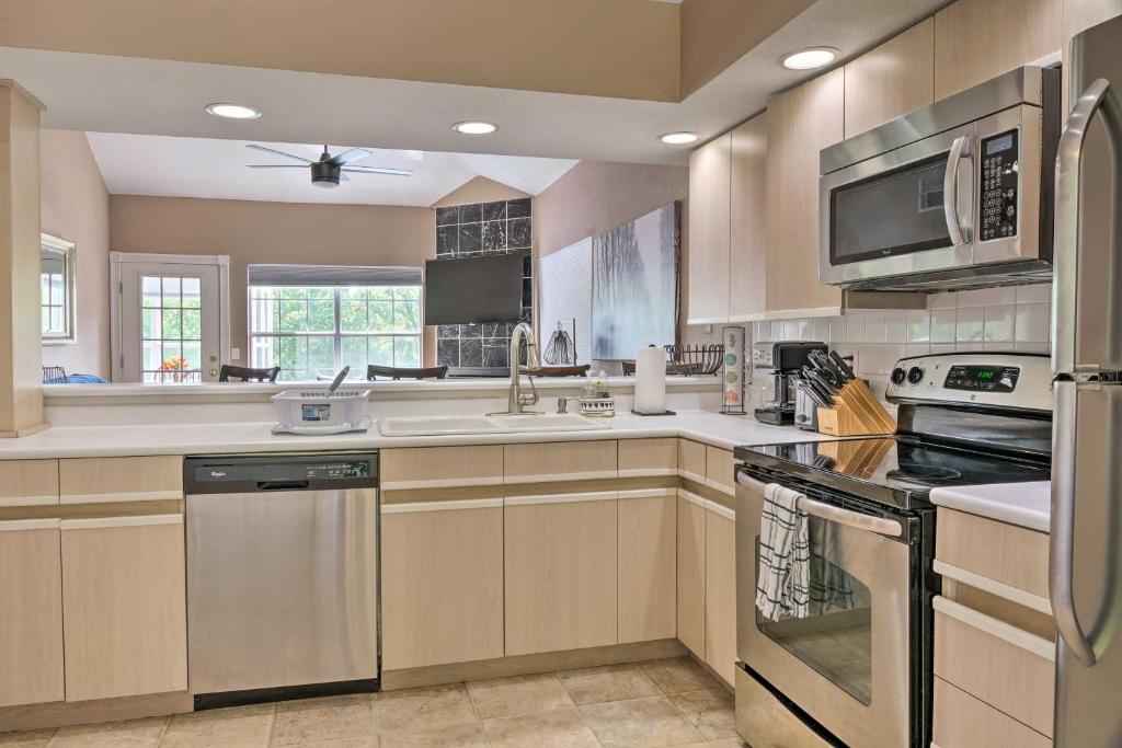 Panoramic Condo with Resort Amenities and Marina Views - image 7