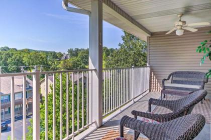 Charming Branson Condo with Private Balcony