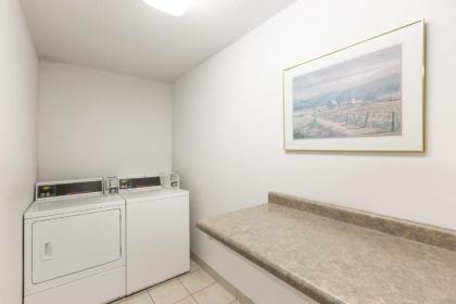 Days Inn by Wyndham Atlantic - image 7