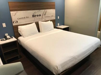 Hyland Motel Brea - image 13