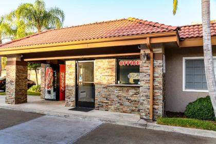Hyland Motel Brea - image 5