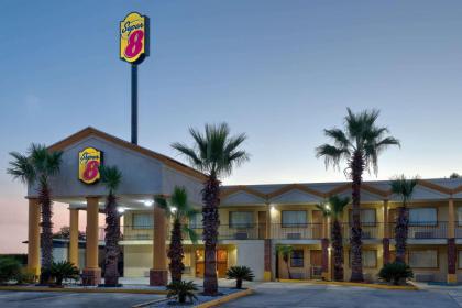 Super 8 by Wyndham Breaux Bridge - image 3