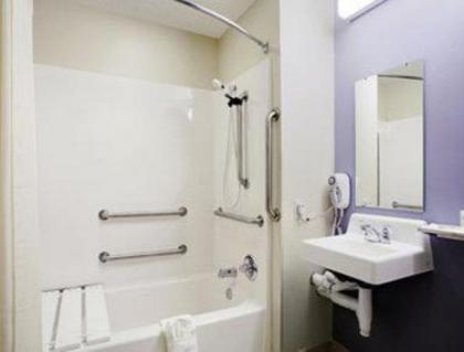 Microtel Inn & Suites By Wyndham Breaux Bridge - image 9