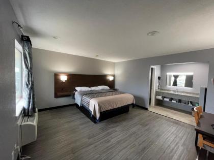 Ridge Motel - image 15