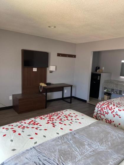 Ridge Motel - image 6