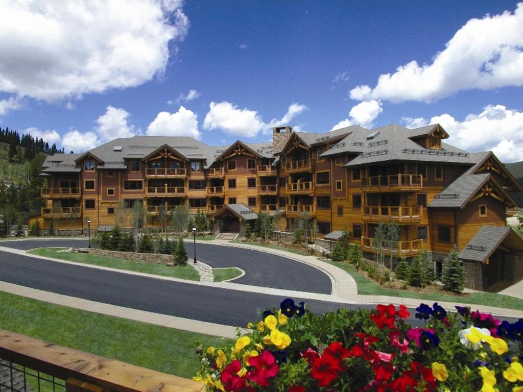 Mountain Thunder Lodge - main image