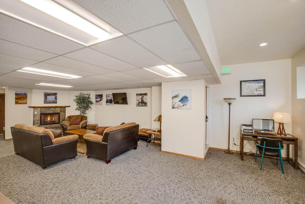 Pine Ridge Condominiums - image 5