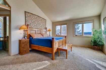 Four-Bedroom Pineview Haus - image 4