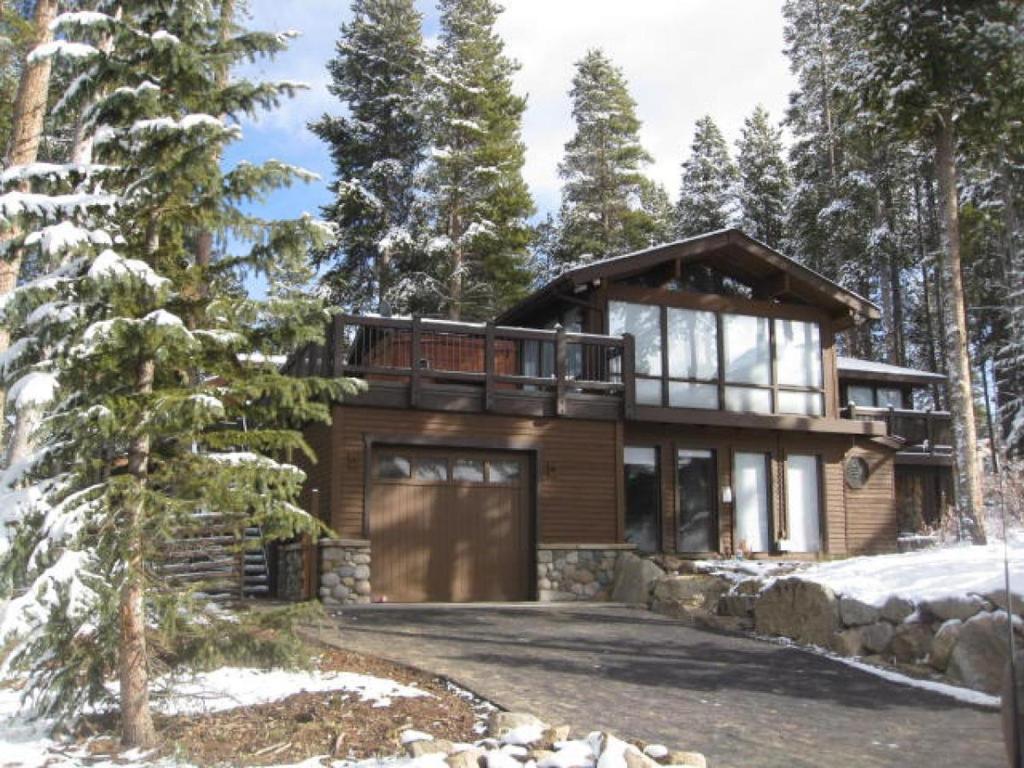 Lonestar Lodge - image 2
