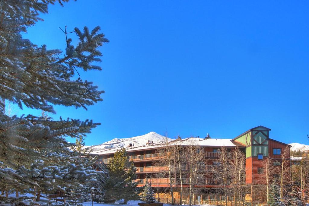 River Mountain Lodge by Breckenridge Hospitality - image 3