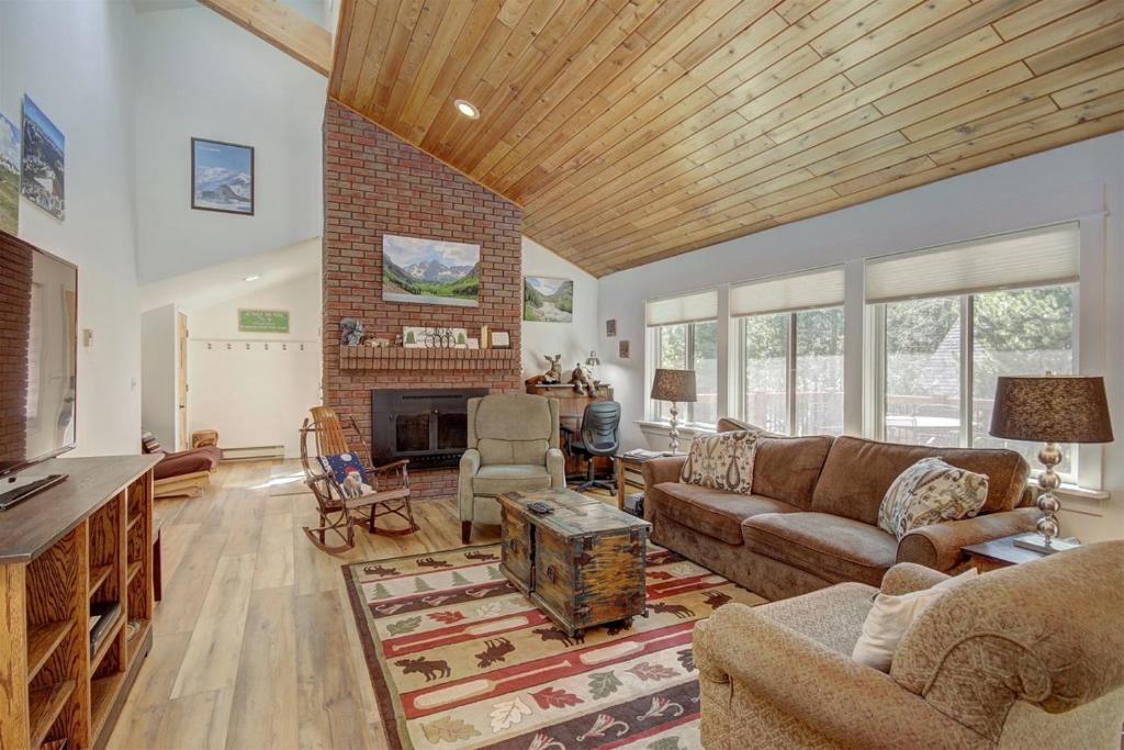 Timber Hill - image 4