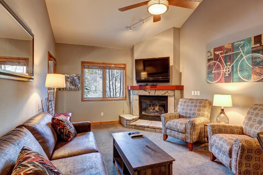 Riverbend 218 - main image