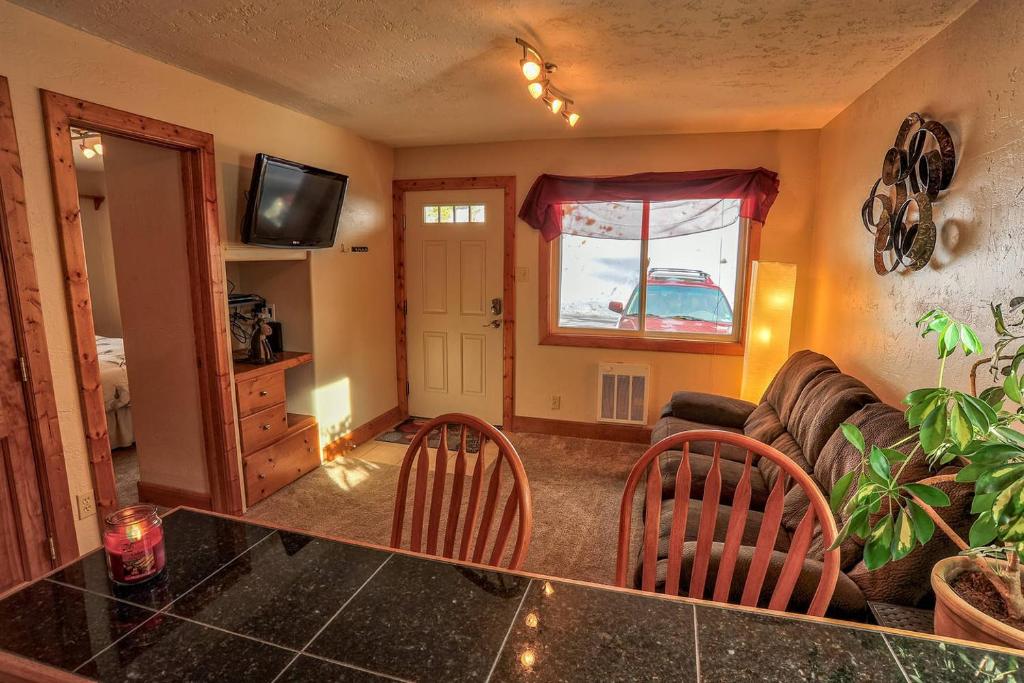 Quandary Condo - Hike & Explore Breck - image 5