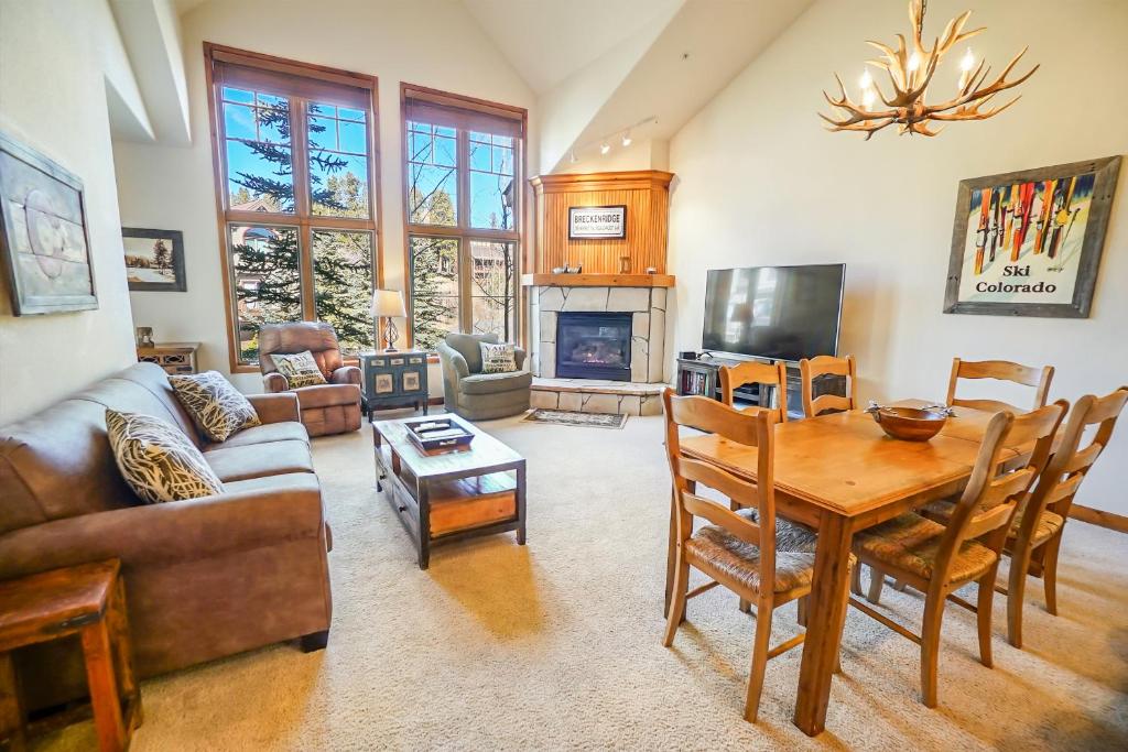 Riverbend 219 - main image