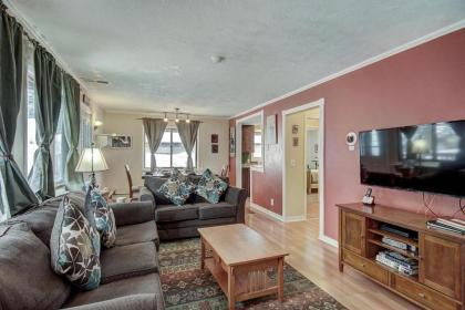 Lazy Dog Lodge Home - image 5