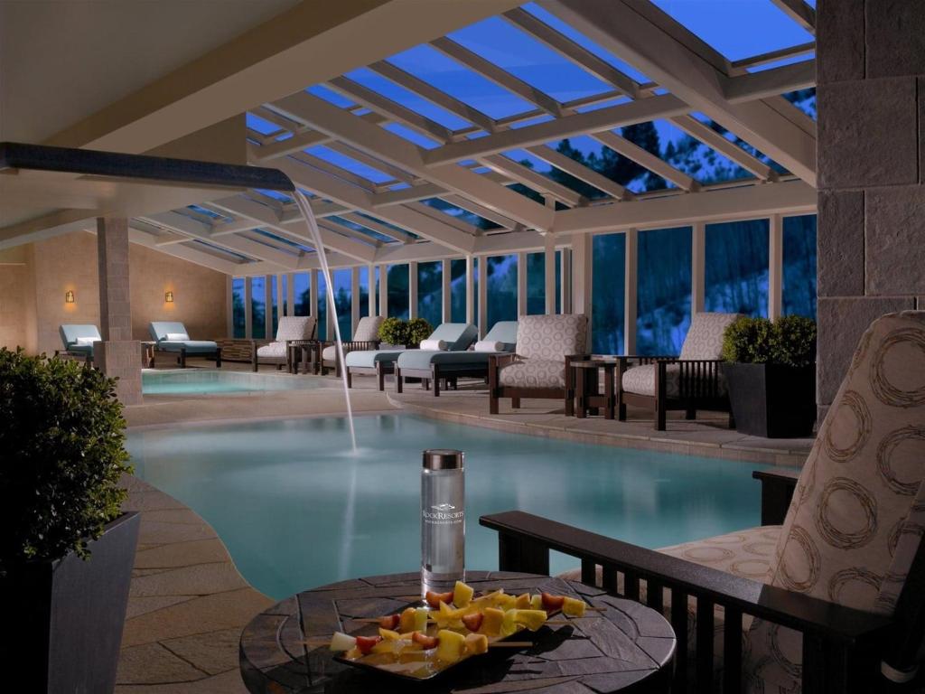 Breckenridge 4 Bedroom Condo at One Ski Hill Ski-in Ski-out concierge services - main image