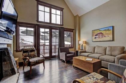 Breckenridge 4 Bedroom Condo at One Ski Hill Ski-in Ski-out concierge services - image 3