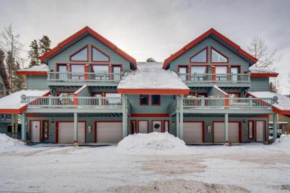 Pinecreek #F   3 BR   Close to town   Shuttle to Slopes   Pool and Hot tub Access Breckenridge Colorado