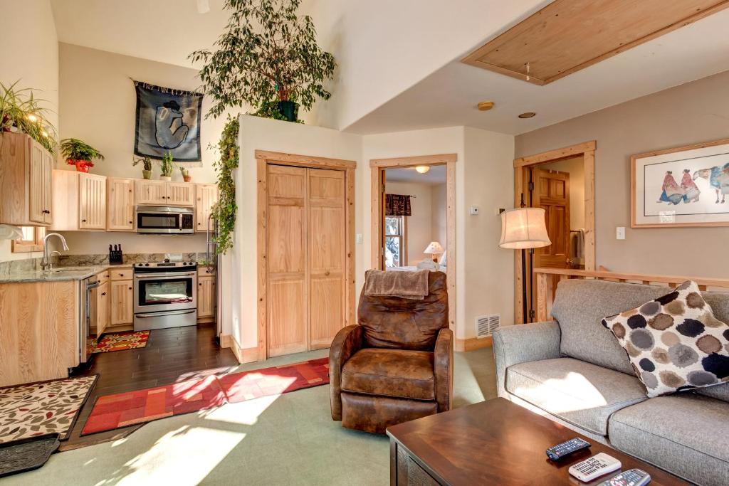 Harris House - image 4