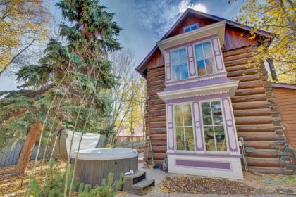 National Landmark Breck Log Cabin Walk to main St Breckenridge Colorado