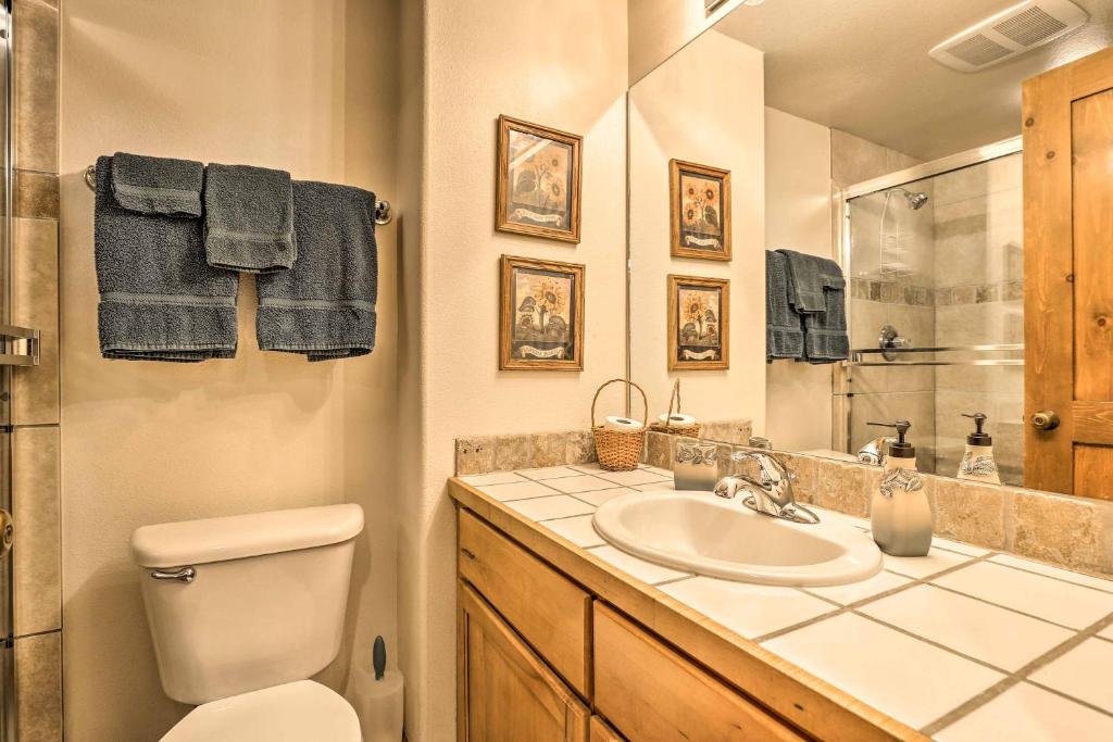 Luxury Condo with Hot Tub Easy Access to Ski Lifts! - main image