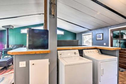 Cozy Retreat with Fireplace - Shuttle to Breck! - image 9