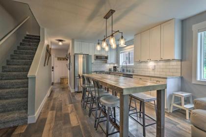 Pristine Breck Townhouse with Sauna Deck and Fire Pit - image 4