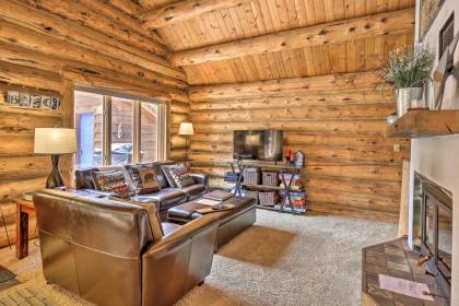 Cozy Peak-A-Blue Cabin with Deck 8 Mi From Gondola - image 11
