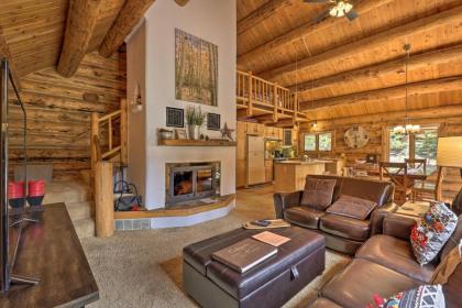 Cozy Peak-A-Blue Cabin with Deck 8 Mi From Gondola - image 13