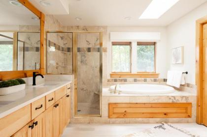 Breckenridge Copper Mountain Getaway Sleeps 14 - image 12