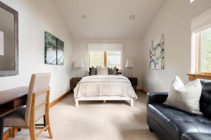 Breckenridge Copper Mountain Getaway Sleeps 14 - image 15