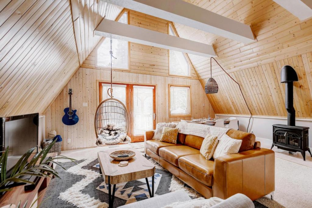 Intimate Mtn Retreat! Drive 5min to Downtown Breck - main image