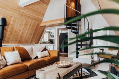 Intimate Mtn Retreat! Drive 5min to Downtown Breck - image 13