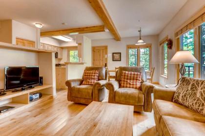 Twin Elk Lodge - image 2