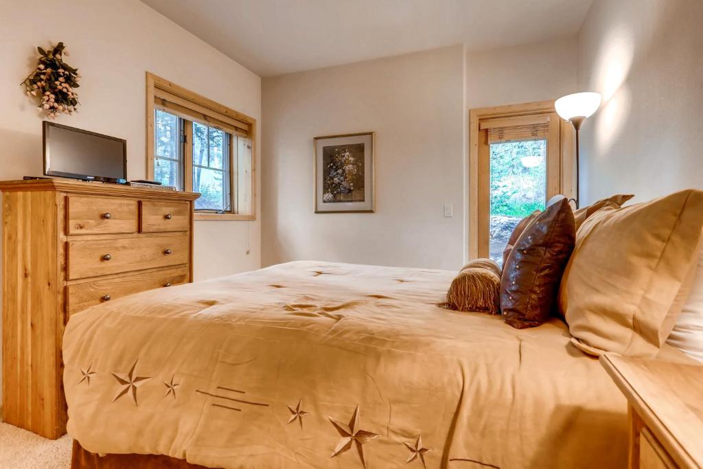 Twin Elk Lodge - image 4