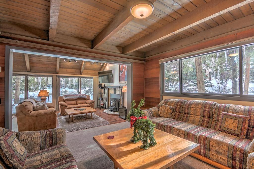 Mill Run Townhouse - main image
