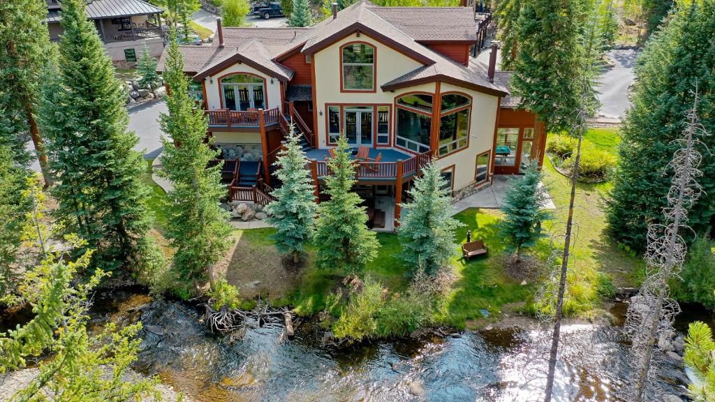 Ravenstone Home Riverfront Luxury - main image