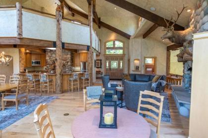 Ravenstone Home Riverfront Luxury - image 10