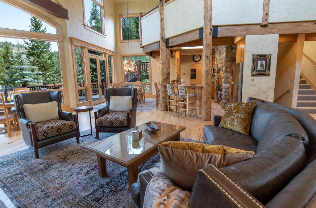 Ravenstone Home Riverfront Luxury - image 3