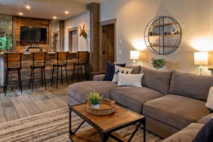 Quandary Estate Luxury Home Breathtaking Views - image 12