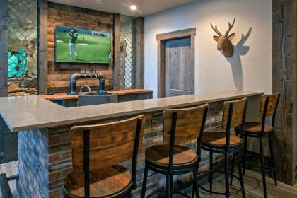 Quandary Estate Luxury Home Breathtaking Views - image 15
