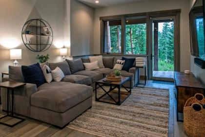 Quandary Estate Luxury Home Breathtaking Views - image 9