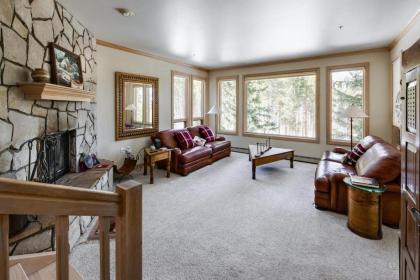 Happy Trails Lodge - image 10