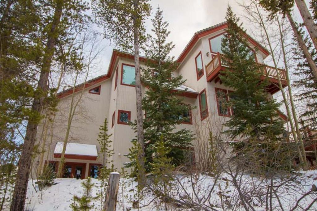 Happy Trails Lodge - image 5