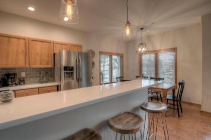 Los Pinos Columbine Condo Nice Updates Stroll to Lift - image 5