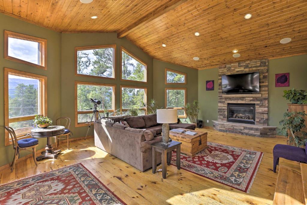 Blissful Breckenridge Home 1 Mi to Ski Resort - main image