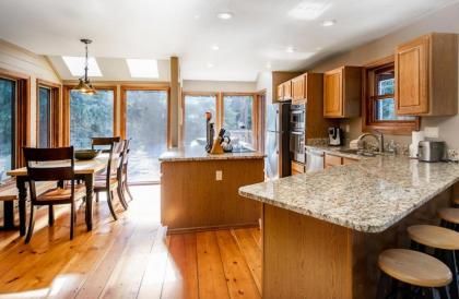 Heartstone Hideaway - image 6