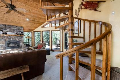 Heartstone Hideaway - image 7