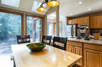 Heartstone Hideaway - image 9